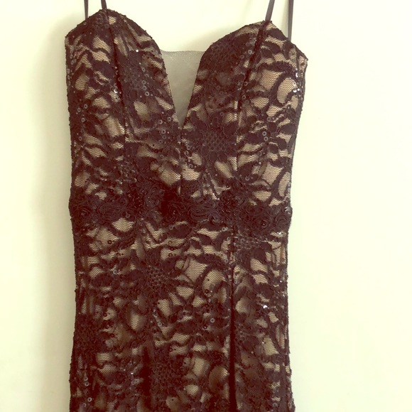 Formal dress - Picture 1 of 6